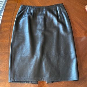 Black leather pencil skirt. Barely worn. Excellent condition